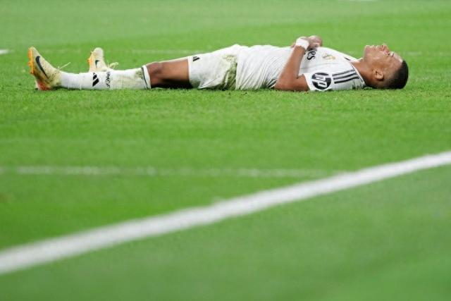 英媒评英超赛季30人：哈兰德居首赖斯第2，曼联仅B费上榜（英媒评选英超赛季30强：哈兰德第一、赖斯第二，曼联唯有B费入围）