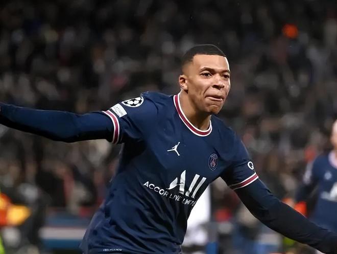 特里：我肯定同意萨拉赫的说法，他已经成为利物浦的替罪羊