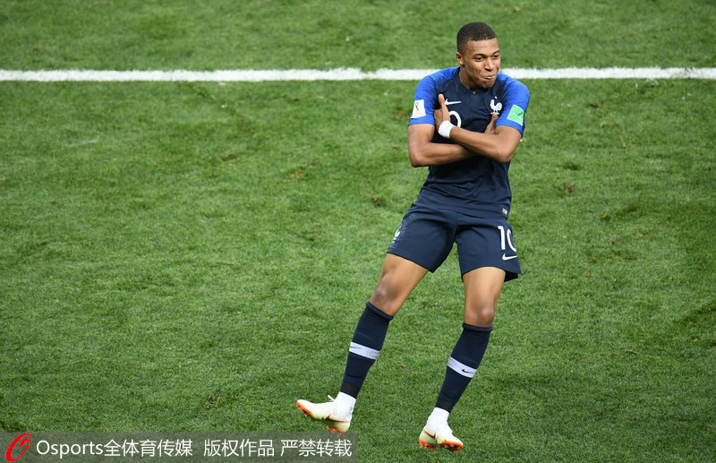 德甲前瞻：RB莱比锡多人伤停，勒沃库森客场战绩平平（德甲前瞻：莱比锡伤兵满营，勒沃库森客场表现中规中矩）