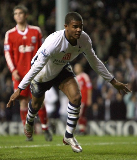 足球国足U21集训营启动，未来之星云集（国足U21集训营开营，青年才俊齐聚）